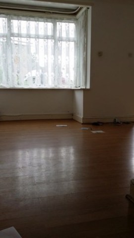  Image of 3 Bedroom Terraced to rent at OVAL ROAD SOUTH  DAGENHAM HEATH, RM10 9DS
