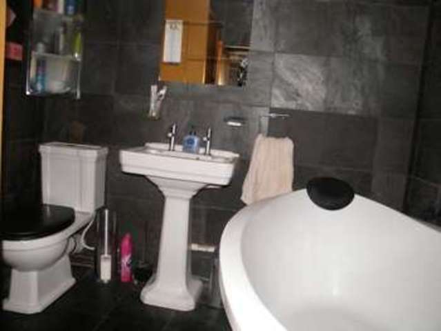  Image of 3 Bedroom Detached to rent at Poole, BH12 2BX