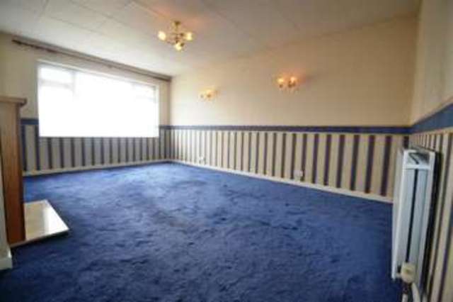  Image of 2 Bedroom Apartment to rent at Morden, SM4 5RN
