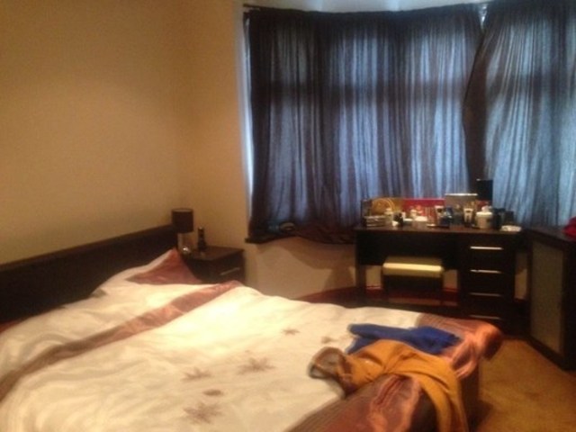 Image of 1 Bedroom Terraced to rent at PEEL PLACE  GANTS HILL, IG5 0PS