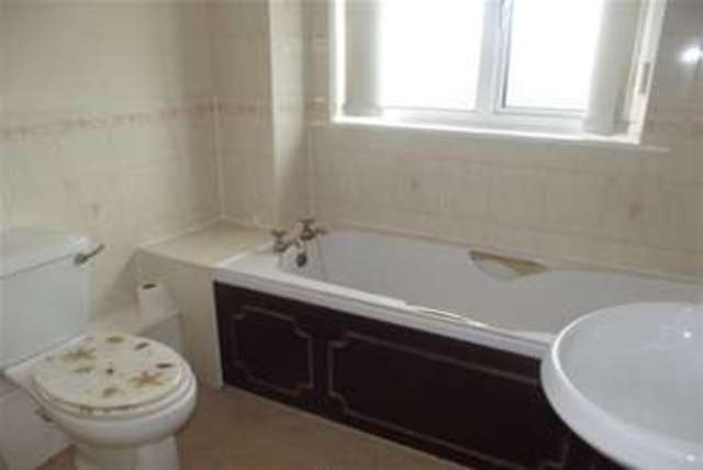  Image of 3 Bedroom Detached to rent at Wrexham, LL12 0RW