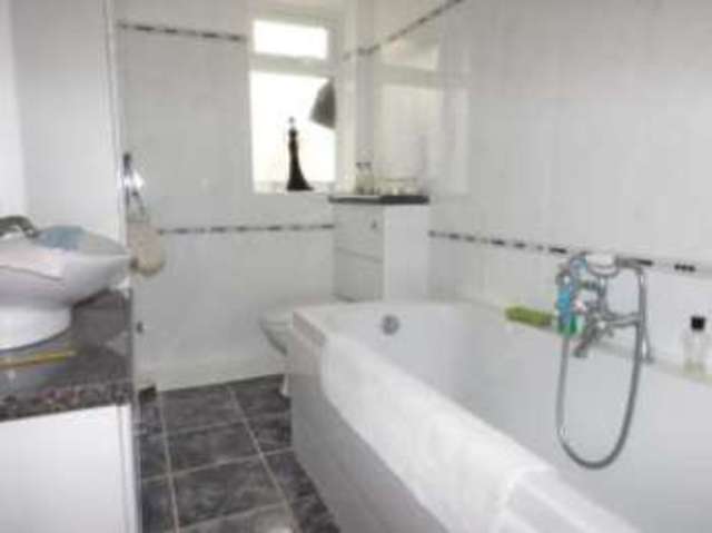 Image of 3 Bedroom Bungalow for sale at Plymtree Cullompton Plymtree, EX15 2JT