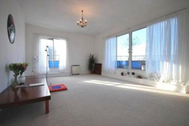  Image of 3 Bedroom Apartment to rent at Premier Place  Canary Wharf, E14 9UN