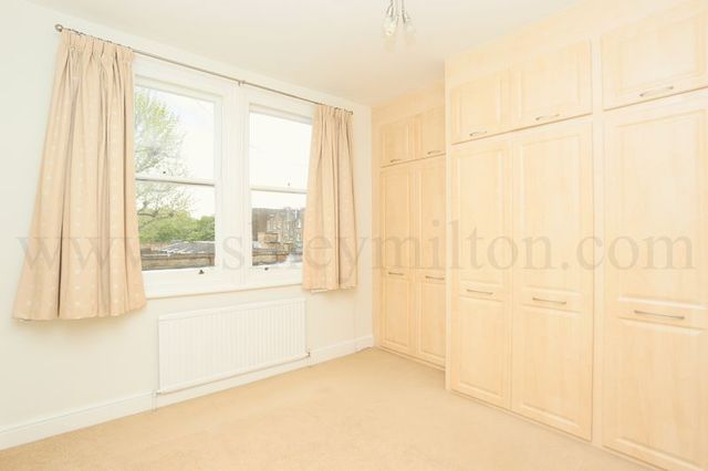  Image of 2 Bedroom Flat to rent at Randolph Avenue Array Maida Vale, W9 1DJ