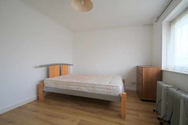  Image of 1 Bedroom Apartment to rent at Regents Square  London, E3 3HQ