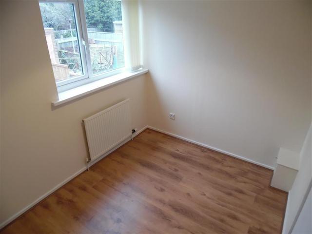  Image of 3 Bedroom Detached to rent at Rickyard Piece Quinton BIRMINGHAM, B32 2QW