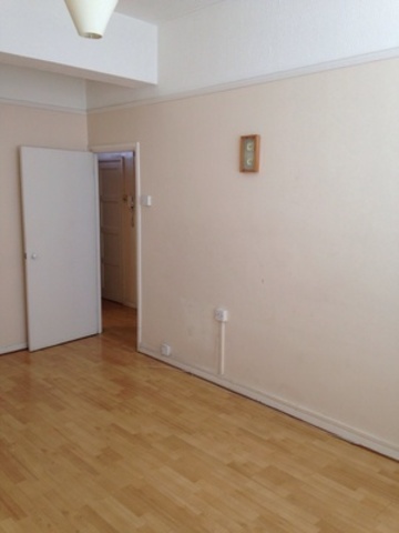  Image of 1 Bedroom Flat for sale at Ripple road  Barking, IG11 7NT