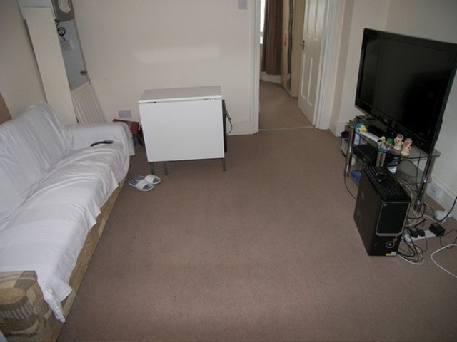 Image of 1 Bedroom Flat to rent at Romford Road Forest Gate London, E7 8AP