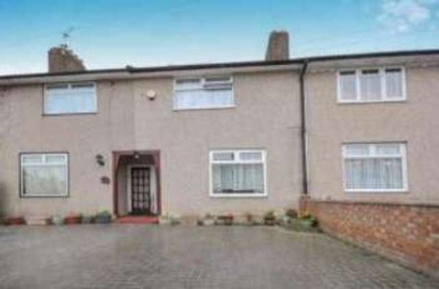  Image of 3 Bedroom Detached for sale at Bromley  Bromley, BR1 5LE