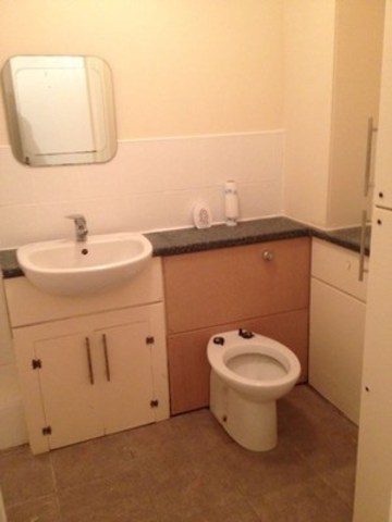  Image of 1 Bedroom Ground Flat to rent at ROXY AVENUE  CHADWELL HEATH, RM6 4AZ