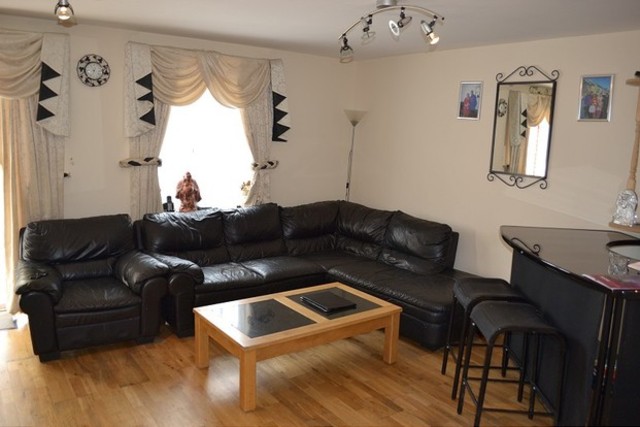  Image of 3 Bedroom End of Terrace to rent at Sherman Gardens  Chadwell Heath, RM6 4AX