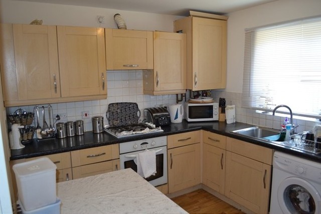  Image of 3 Bedroom End of Terrace to rent at Sherman Gardens  Chadwell Heath, RM6 4AX