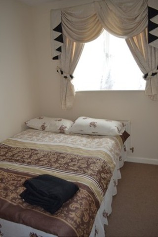  Image of 3 Bedroom End of Terrace to rent at Sherman Gardens  Chadwell Heath, RM6 4AX