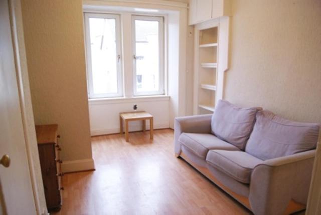  Image of 1 Bedroom Flat to rent at Shawlands Glasgow Glasgow, G41 3AJ
