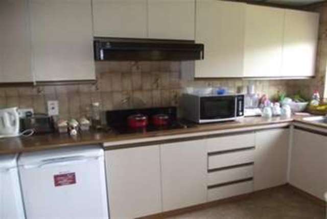  Image of 3 Bedroom Detached to rent at London, E18 1LY