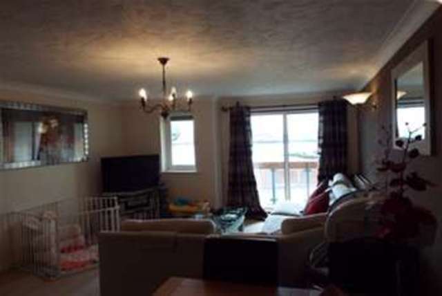  Image of 2 Bedroom Flat to rent at Southampton, SO18 1EQ