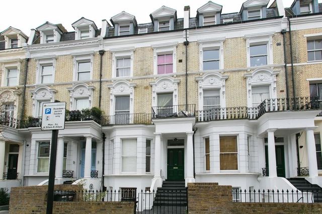  Image of 2 Bedroom Flat to rent at Sutherland Avenue Array Westbourne Green, W9 2HF