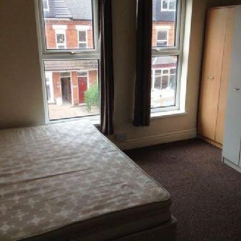  Image of 4 Bedroom House Share to rent at Selly Oak West Midlands Selly Oak, B29 7AX