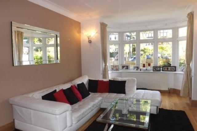  Image of 4 Bedroom Semi-Detached to rent at The Charter Road  Woodford Green, IG8 9RE