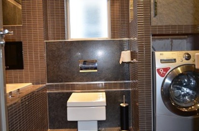  Image of 1 Bedroom Flat to rent at The Mall  Southgate, N14 6LR