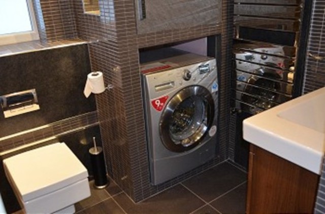  Image of 1 Bedroom Flat to rent at The Mall  Southgate, N14 6LR