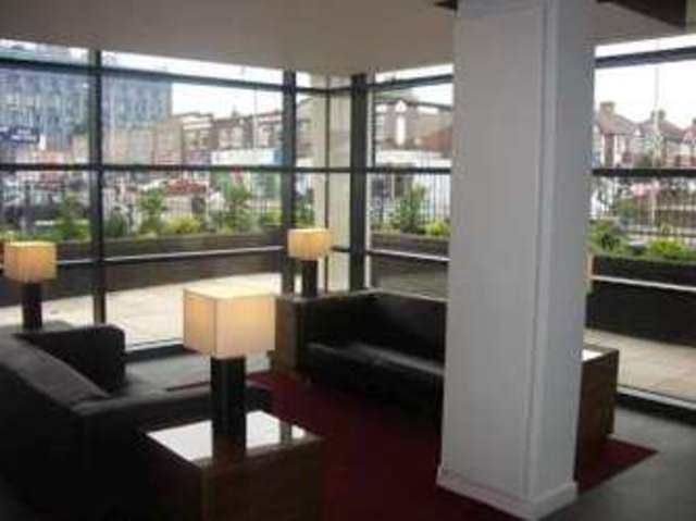  Image of 1 Bedroom Flat to rent at The Pinnacle 156 - 162 High Road Chadwell Heath, RM6 6PN