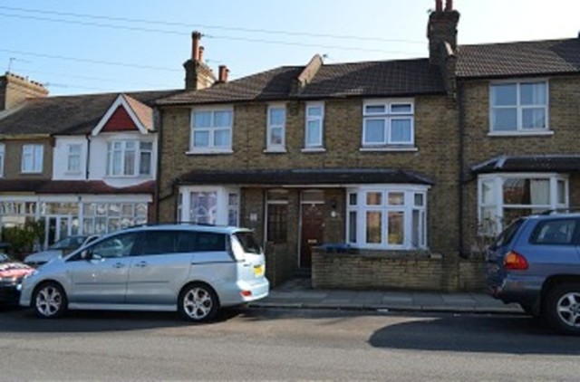  Image of 1 Bedroom Cottage to rent at The Wells  Southgate, N14 6AE