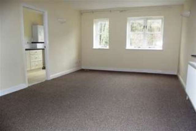  Image of 2 Bedroom Flat to rent at Felixstowe, IP11 2PR