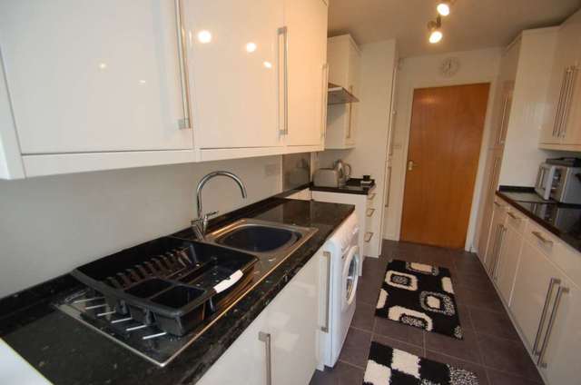  Image of 2 Bedroom Bungalow to rent at Walkham Rise Veille Park Torquay, TQ2 7RN