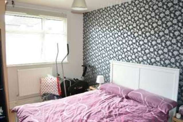  Image of 2 Bedroom Flat for sale at Wandle Court  Epsom, KT19 9PR