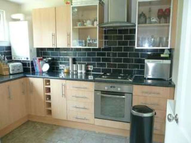  Image of 2 Bedroom Flat for sale at Wandle Court  Epsom, KT19 9PR