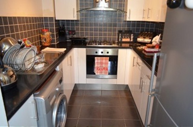  Image of 2 Bedroom Flat to rent at Waverley Road  Enfield, EN2 7AQ