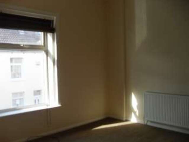  Image of 2 Bedroom Terraced to rent at Percy Street  Middlesbrough, TS1 4DD