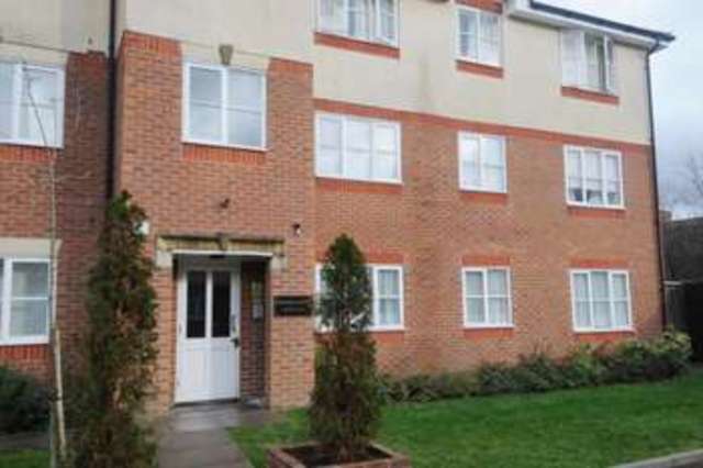  Image of 2 Bedroom Apartment to rent at Highfield House, Town Mead West Green Crawley, RH11 7EH