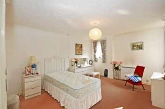  Image of 2 Bedroom Retirement Property for sale at Westbury Road  Fareham, PO16 7US
