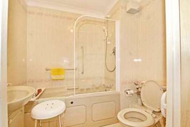  Image of 2 Bedroom Retirement Property for sale at Westbury Road  Fareham, PO16 7US