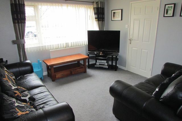  Image of 3 Bedroom Semi-Detached for sale at Western Way  Basingstoke, RG22 6EX
