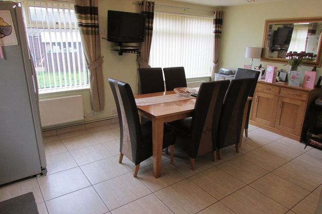  Image of 3 Bedroom Semi-Detached for sale at Western Way  Basingstoke, RG22 6EX