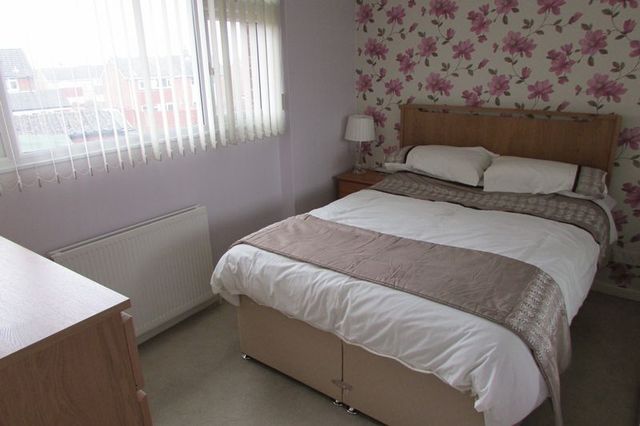  Image of 3 Bedroom Semi-Detached for sale at Western Way  Basingstoke, RG22 6EX