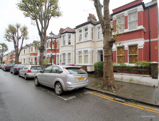  Image of 3 Bedroom Detached to rent at Wrexham Road  London, E3 2TJ