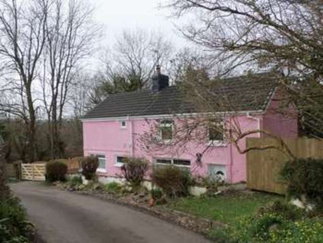  Image of 3 Bedroom Property for sale at Pontyberem Llanelli, SA15 5EY