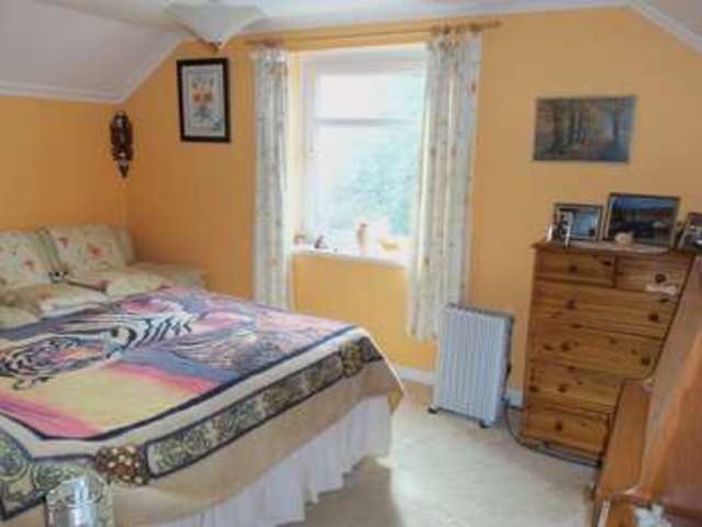  Image of 3 Bedroom Property for sale at Pontyberem Llanelli, SA15 5EY