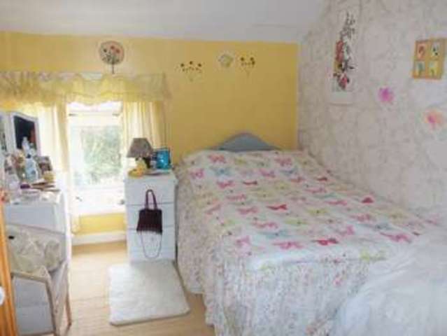  Image of 3 Bedroom Property for sale at Pontyberem Llanelli, SA15 5EY
