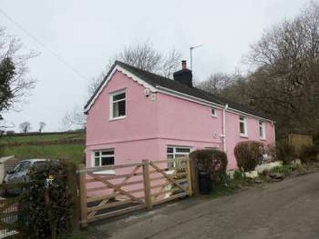  Image of 3 Bedroom Property for sale at Pontyberem Llanelli, SA15 5EY