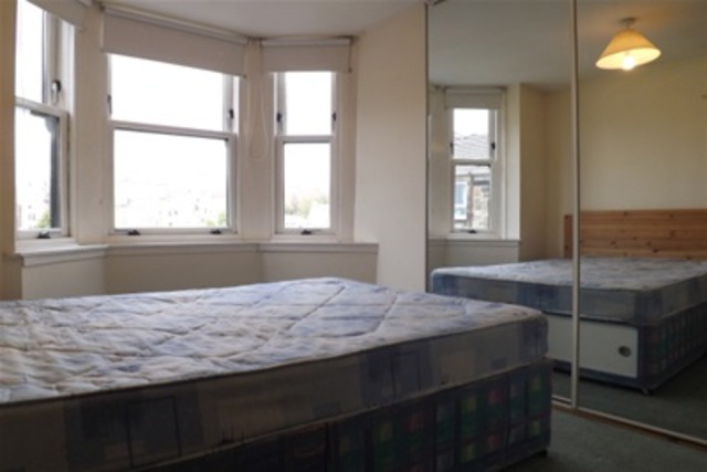 Image of 2 Bedroom Flat to rent at Paisley Renfrewshire Renfrewshire, PA1 2EX