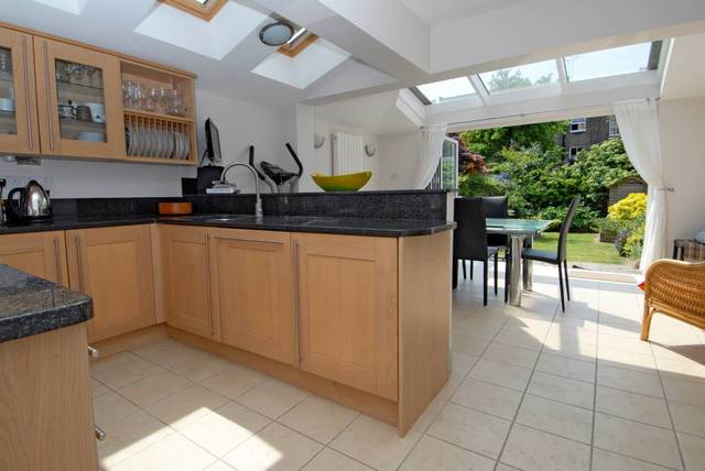  Image of 4 Bedroom Detached to rent at Arundel Terrace  London, SW13 8DS