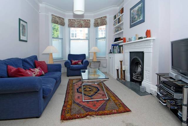  Image of 4 Bedroom Detached to rent at Arundel Terrace  London, SW13 8DS