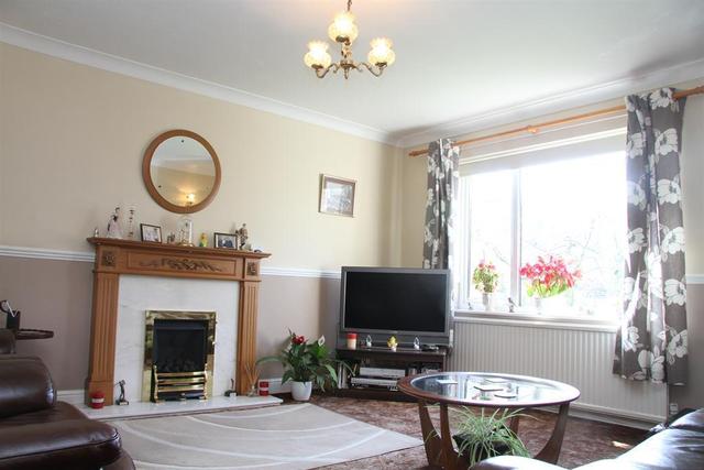 Image of 4 Bedroom Detached for sale at Leeds  Tinshill, LS16 6RT