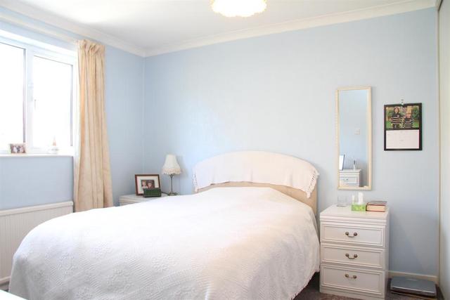  Image of 4 Bedroom Detached for sale at Leeds  Tinshill, LS16 6RT