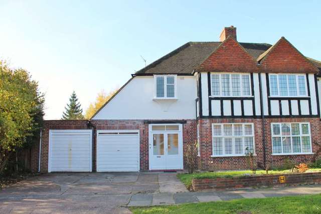  Image of 4 Bedroom Semi-Detached to rent at Beechcroft Avenue  New Malden, KT3 3EG